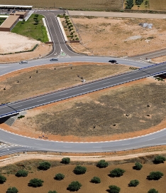 Eurofinsa construyendo futuro.Carretera variante de Albuera, Badajoz.España