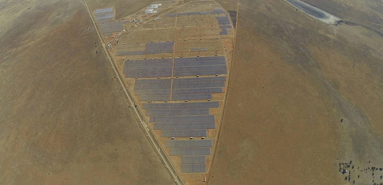 PLANTA SOLAR EN  LEJEWELEPUTSWA (BOSHOF) 